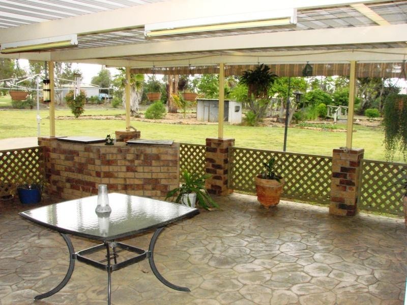 4 Russell Street, Oakey QLD 4401