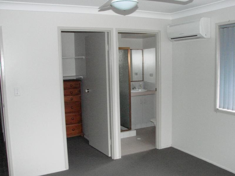 4 Russell Street, Oakey QLD 4401