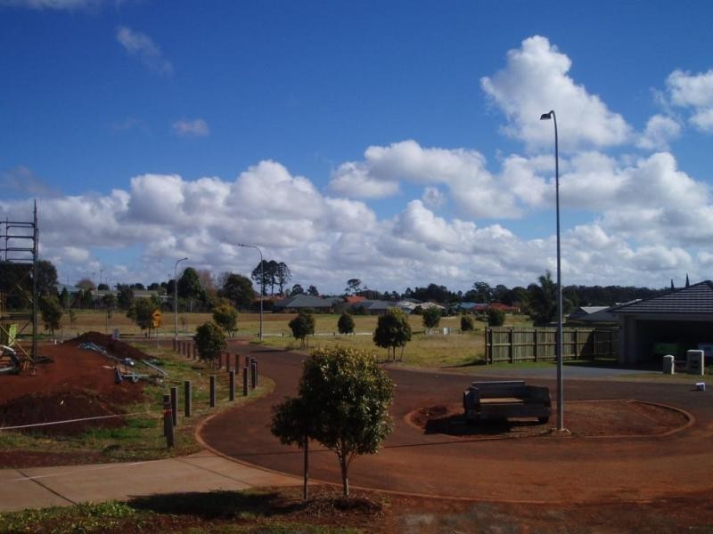 2 Greenway Crt,, Middle Ridge QLD 4350