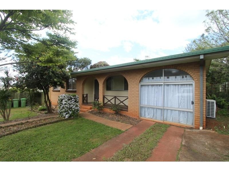 10 Holberton Street, Rockville QLD 4350