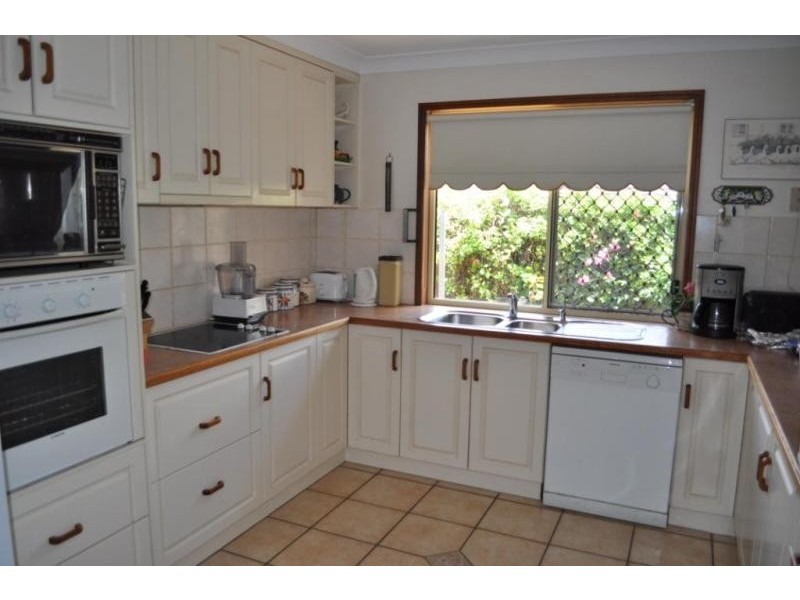 6 Lincoln Court, Middle Ridge QLD 4350