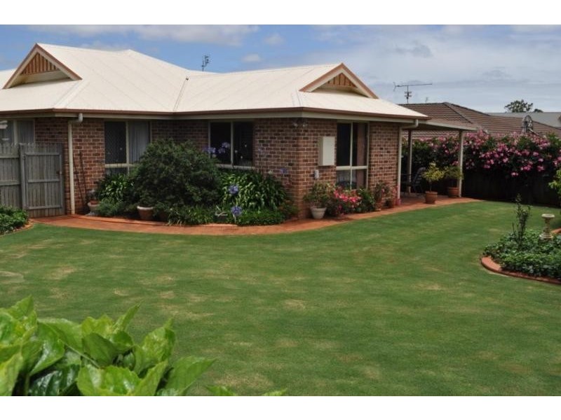 6 Lincoln Court, Middle Ridge QLD 4350