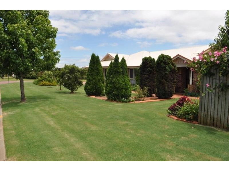 6 Lincoln Court, Middle Ridge QLD 4350