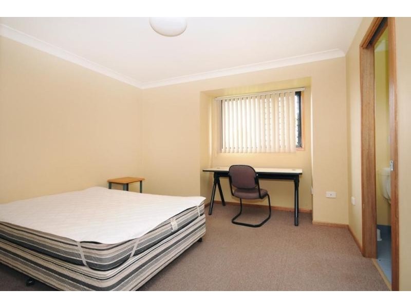 422 West Street, Kearneys Spring QLD 4350
