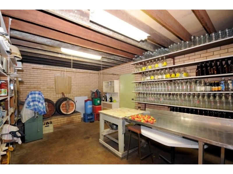 422 West Street, Kearneys Spring QLD 4350
