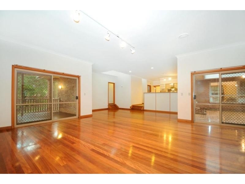 12 Inadale Court, Middle Ridge QLD 4350