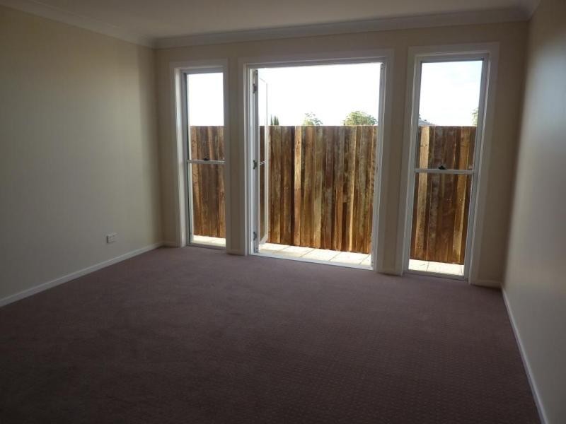 Unit 2/14 Ethan Street, Middle Ridge QLD 4350