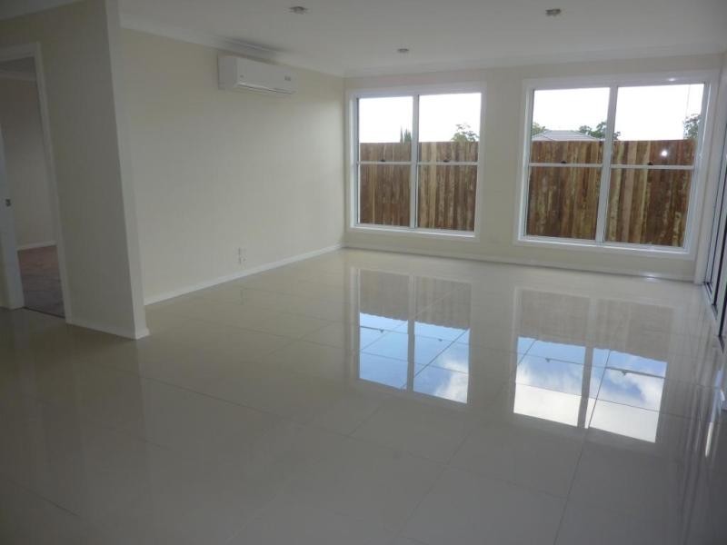 Unit 2/14 Ethan Street, Middle Ridge QLD 4350