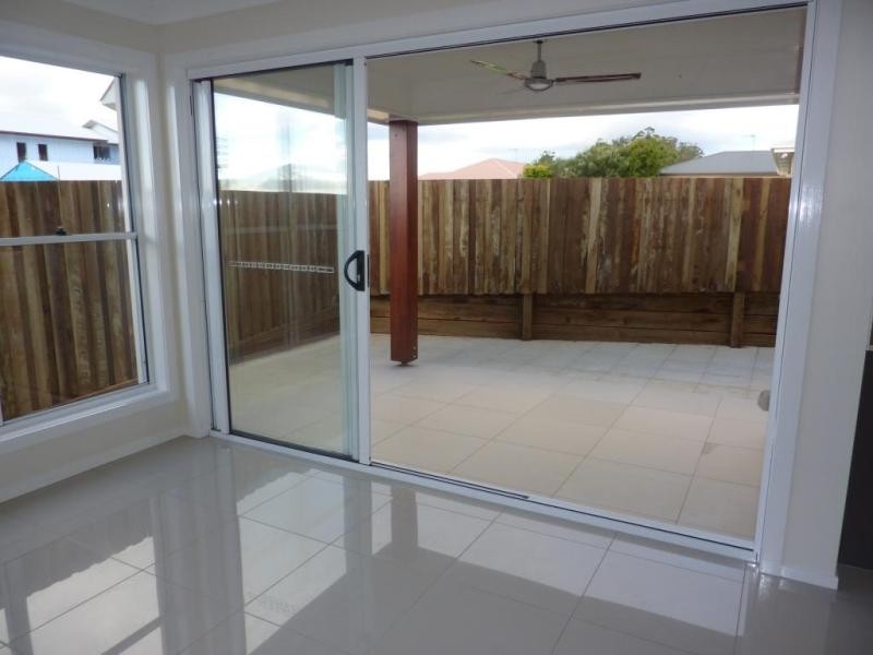 Unit 2/14 Ethan Street, Middle Ridge QLD 4350