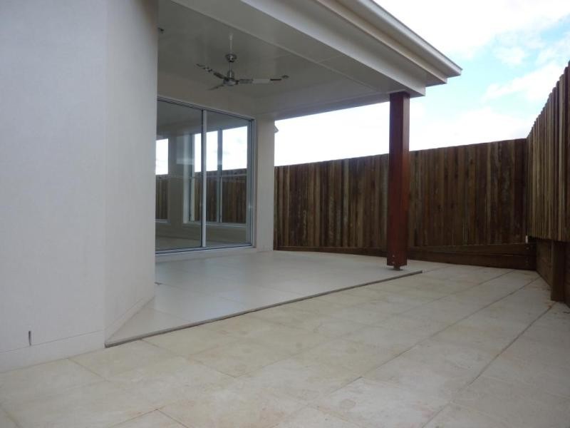 Unit 2/14 Ethan Street, Middle Ridge QLD 4350