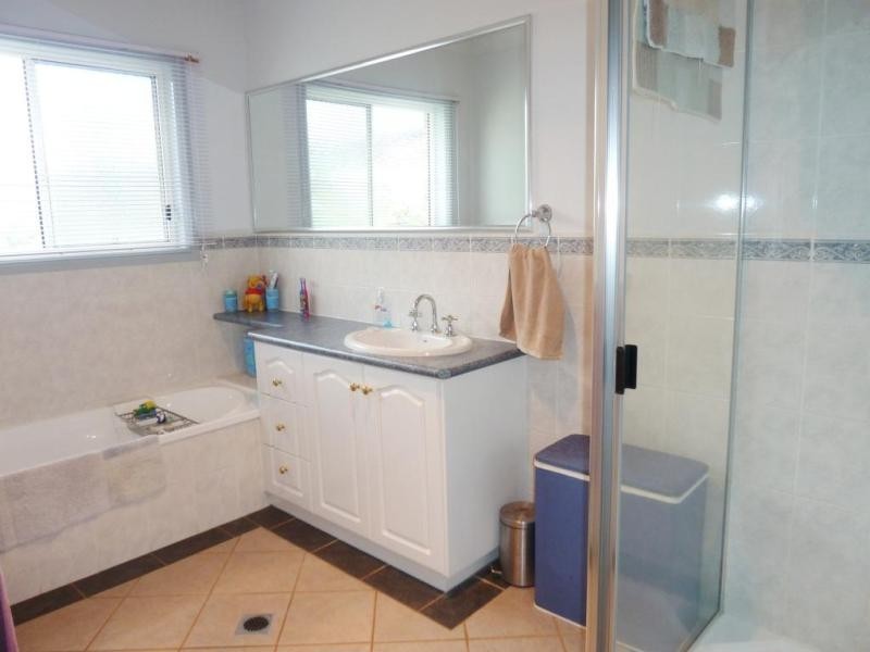 14 Lindan Court, Cabarlah QLD 4352