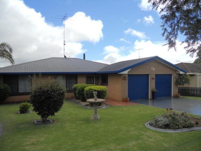 19 Cabarita Crescent, Glenvale QLD 4350