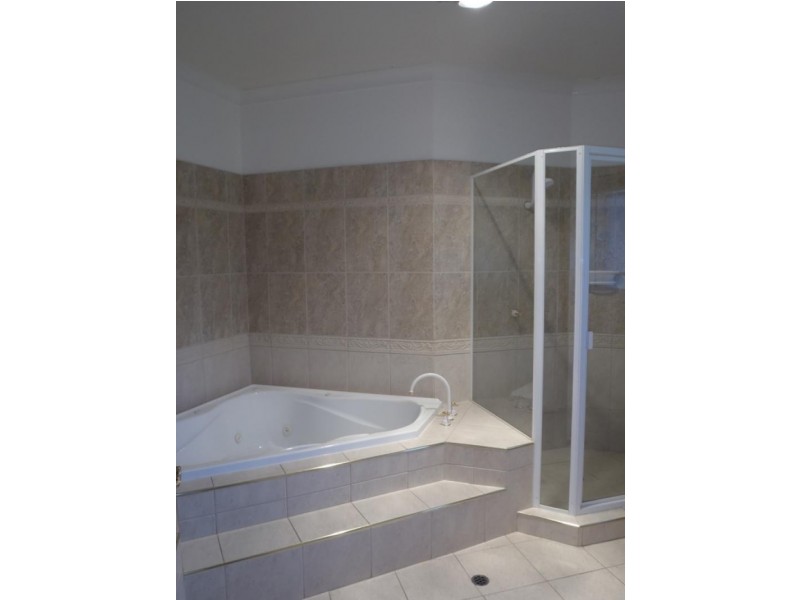 5 John Trousdell Court, Cotswold Hills QLD 4350