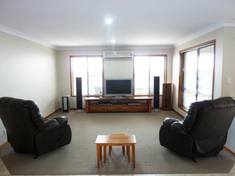 538 Hume Street, Middle Ridge QLD 4350