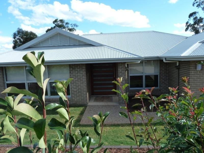64 Skyline Drive, Blue Mountain Heights QLD 4350