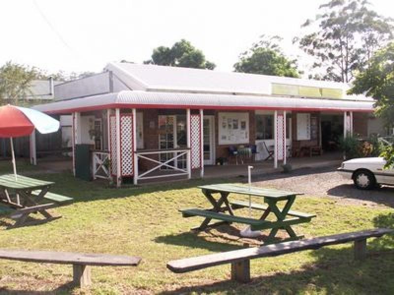 Hampton QLD 4352