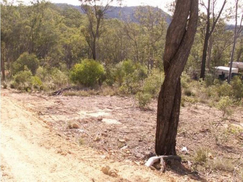 4 GORDON CRESCENT, Withcott QLD 4352