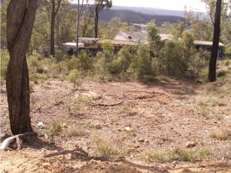 4 GORDON CRESCENT, Withcott QLD 4352