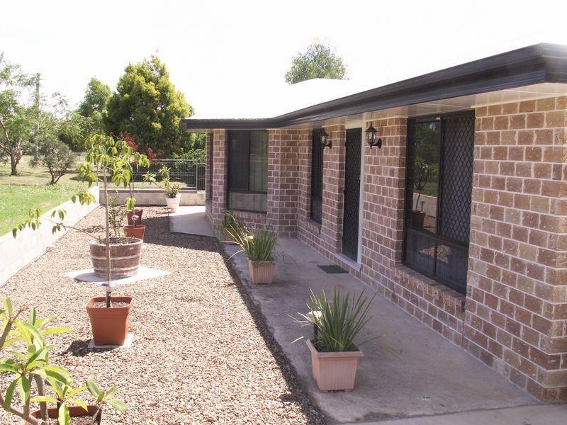 13 Rutherford Road, Withcott QLD 4352