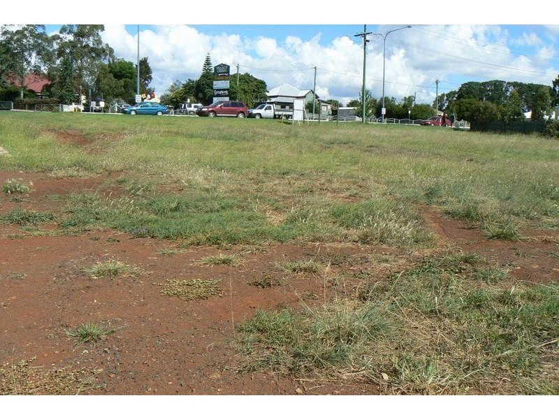 10492 New England Highway, Highfields QLD 4352