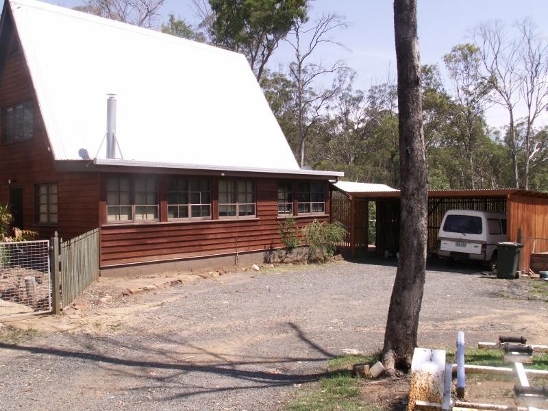27 Berghofer Drive, Withcott QLD 4352