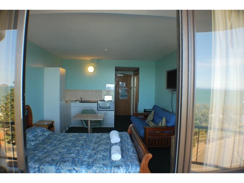 Unit 407/4 Adelaide Street BAYVIEW TOWERS, Yeppoon QLD 4703