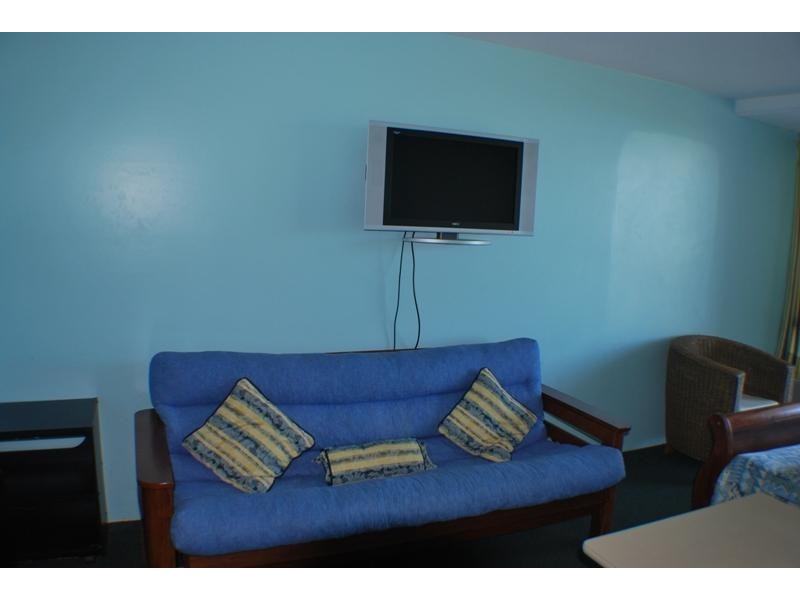 Unit 407/4 Adelaide Street BAYVIEW TOWERS, Yeppoon QLD 4703