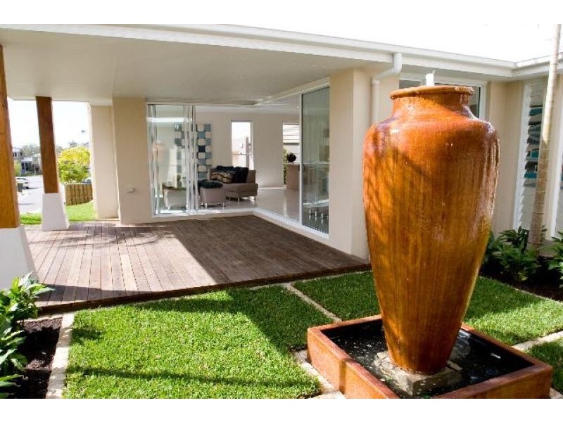 13 Barrington Ct, Pacific Heights QLD 4703