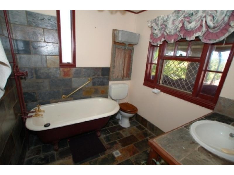 19 TAYLOR ST, Keppel Sands QLD 4702