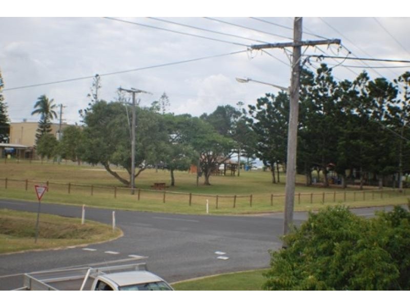 4 Percy Ford, Cooee Bay QLD 4703