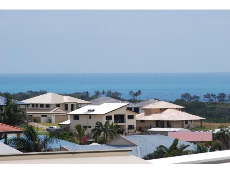 12 Pacific Vista Cl, Yeppoon QLD 4703