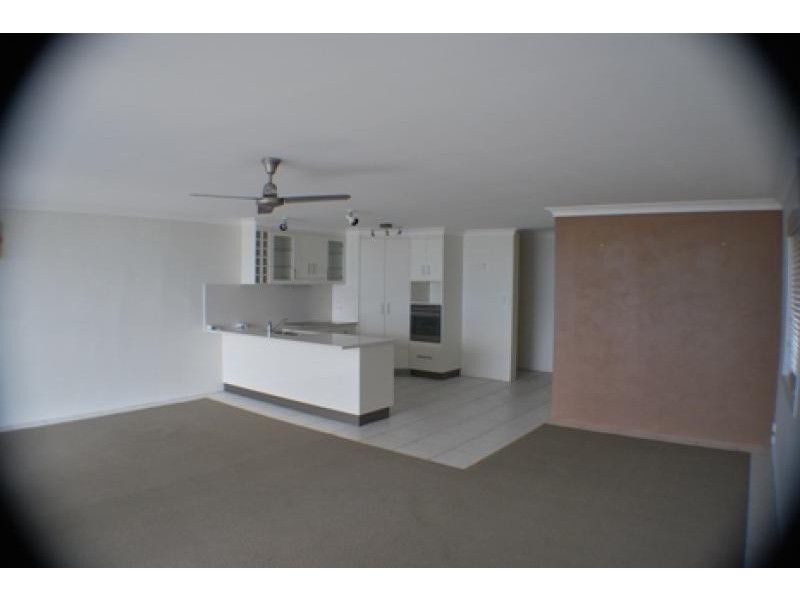 Unit 1/90 Matthew Finders Drive, Cooee Bay QLD 4703