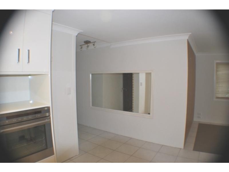 Unit 1/90 Matthew Finders Drive, Cooee Bay QLD 4703