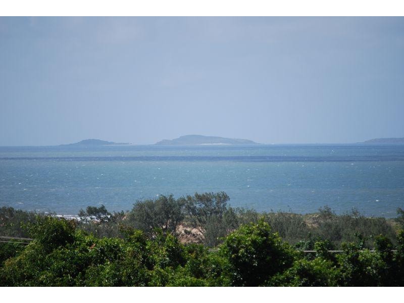 5 Barnes Street, Yeppoon QLD 4703