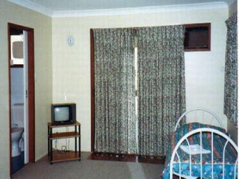 28 CATHNE STREET, Cooee Bay QLD 4703