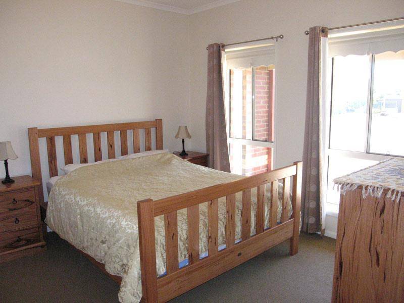 53 GOYNES ROAD, Epsom VIC 3551