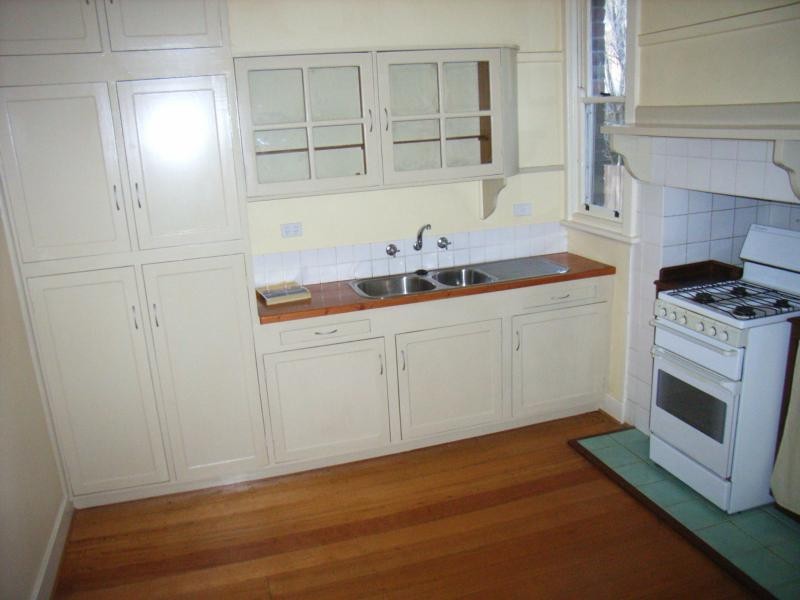 1 HOWARD STREET, Quarry Hill VIC 3550