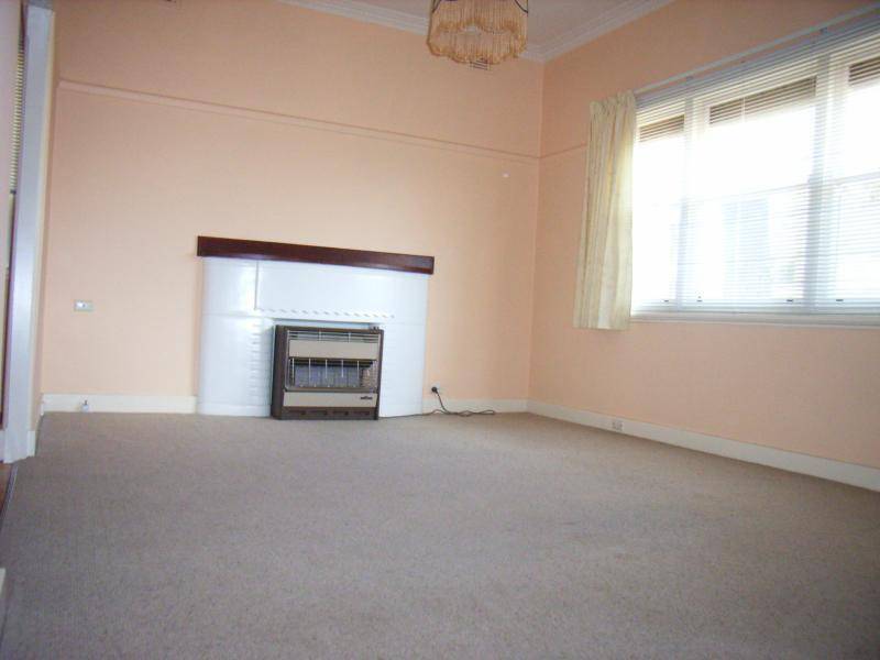 1 HOWARD STREET, Quarry Hill VIC 3550