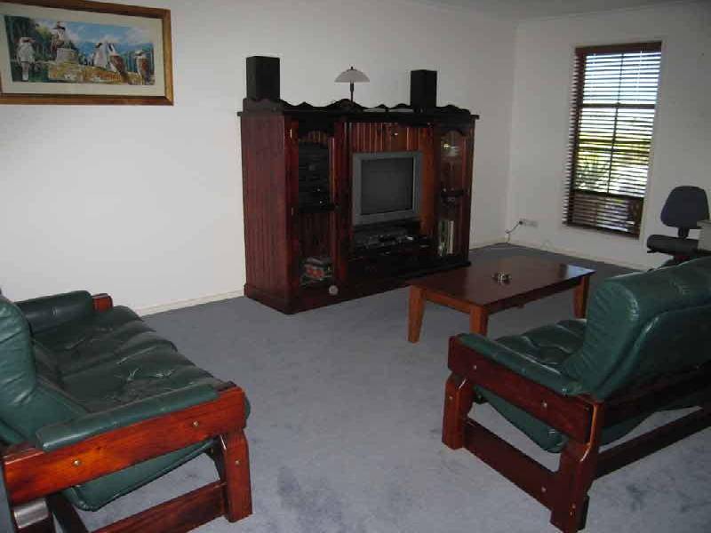 4 TIMBERVIEW TERRACE, Kangaroo Flat VIC 3555