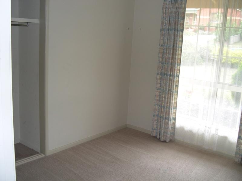 52 BROAD PARADE, Spring Gully VIC 3550