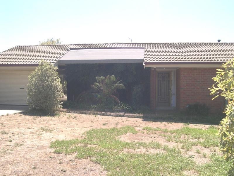 5 METRO COURT, Strathdale VIC 3550