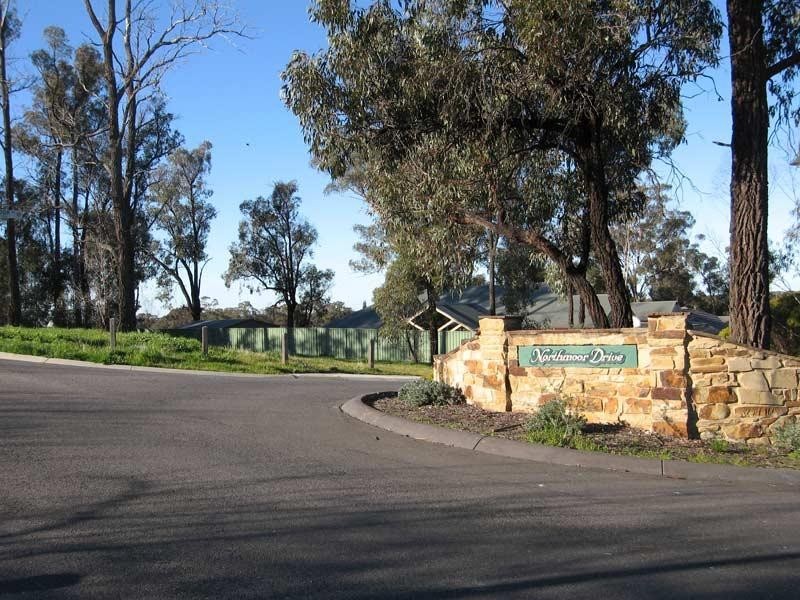 1 NORTHMOOR DRIVE, Strathdale VIC 3550