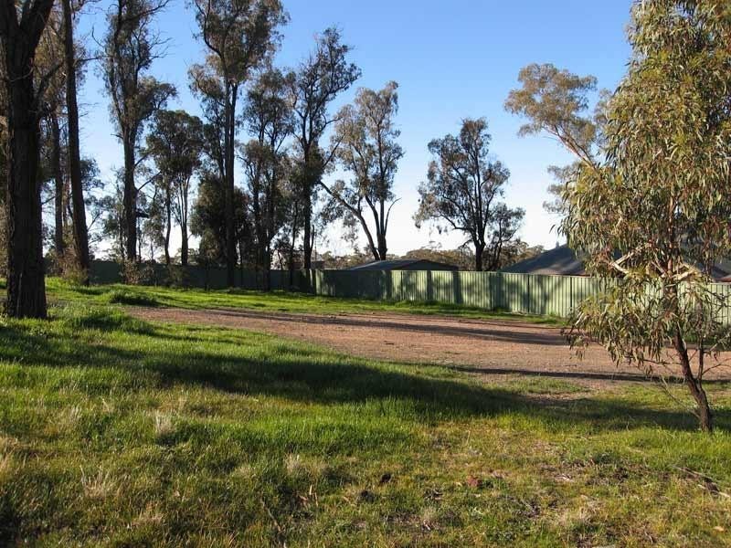 1 NORTHMOOR DRIVE, Strathdale VIC 3550
