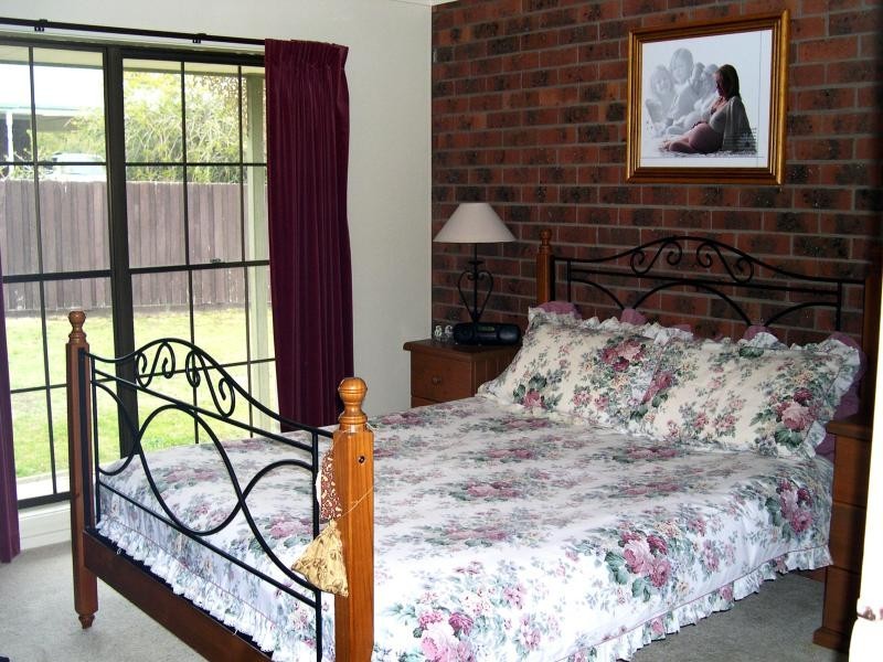 25 YERAMBA CLOSE, Strathdale VIC 3550