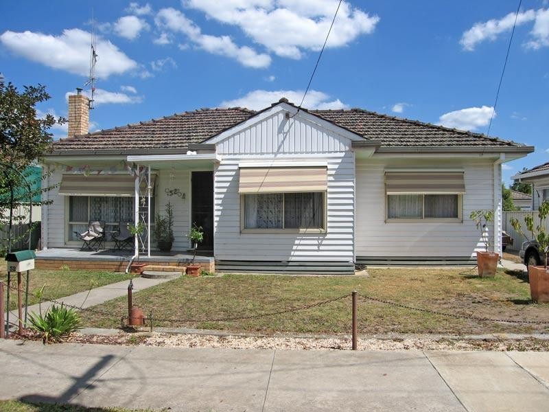 52 MONTGOMERY CRESCENT, White Hills VIC 3550