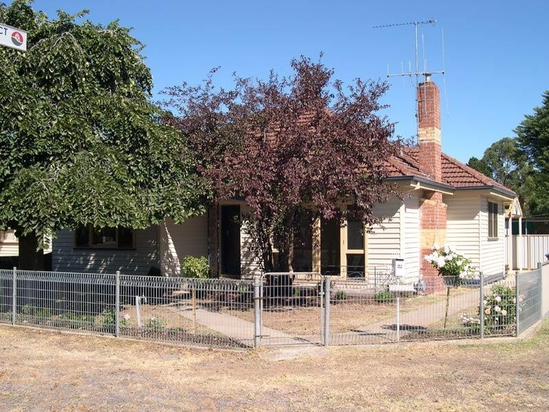 22 CARPENTER STREET, Kangaroo Flat VIC 3555