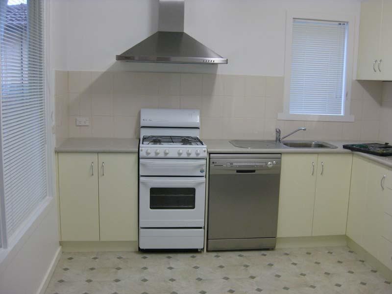 54 CURTIN STREET, Flora Hill VIC 3550