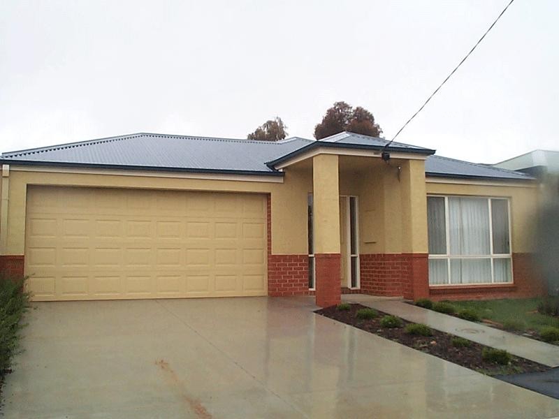 528 NAPIER STREET, White Hills VIC 3550