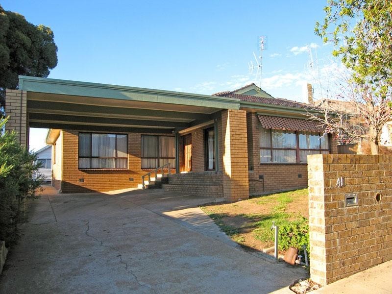 41 MARSHALL CRESCENT, Kennington VIC 3550