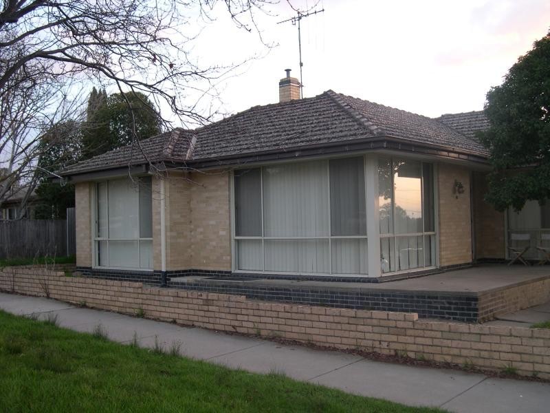 38 KECK STREET, Flora Hill VIC 3550